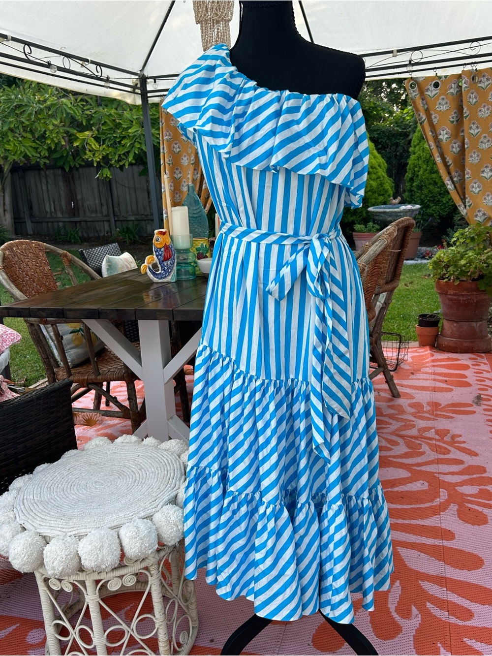 NWT Fabulous luxury Trina Turk Salina one shoulder striped dress size Medium